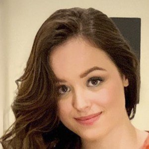 Hayley Orrantia Headshot 7 of 10