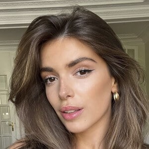 Héloïse Guillet Headshot 4 of 6
