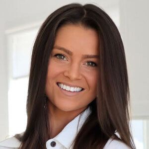 Healthy Emmie Headshot 9 of 9