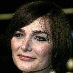 Heather Burns - Bio, Family, Trivia | Famous Birthdays