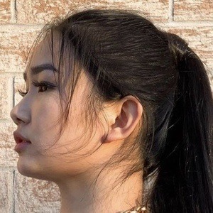Helen Li Headshot 5 of 13