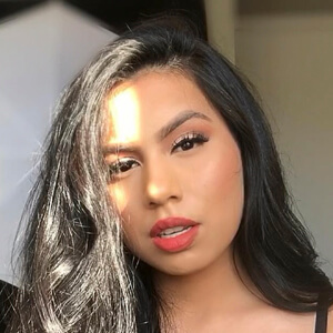 hellocelinaa Headshot 2 of 6