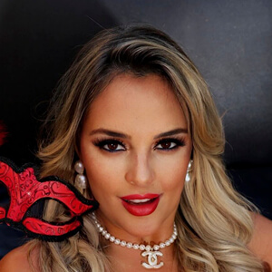 Heloine Moreno Headshot 4 of 6