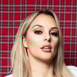 Heloine Moreno Headshot 5 of 6