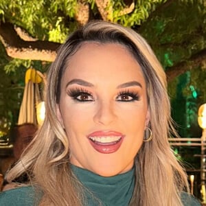 Heloine Moreno Headshot 6 of 6