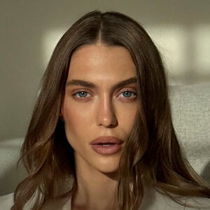Heloise Agostinelli Headshot 2 of 9