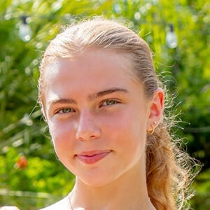 Henley Alexa Headshot 10 of 12