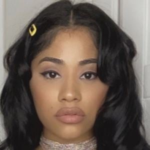 Hennessy Carolina Headshot 7 of 10