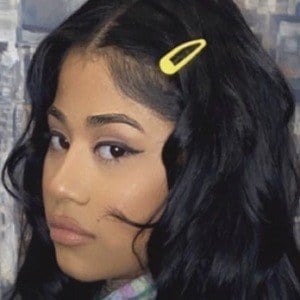 Hennessy Carolina Headshot 8 of 10