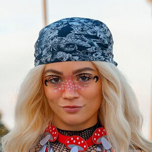 Hera Sfikas Headshot 6 of 9