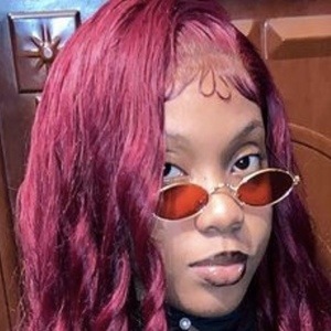 HeyItsBreee at age 18