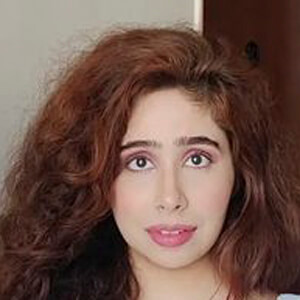 Himanee Bhatia Headshot