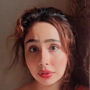 Himanee Bhatia Headshot 7 of 10