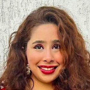 Himanee Bhatia Headshot 9 of 10