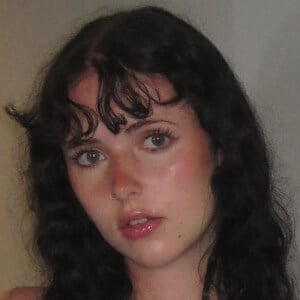 Holly Laing Headshot 3 of 10