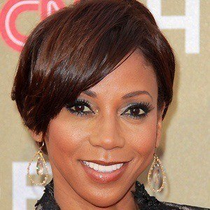 Holly Robinson Peete Headshot 7 of 10