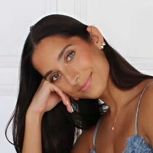 Hope Baxter Headshot 6 of 9