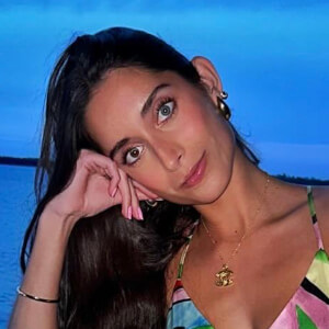 Hope Baxter Headshot 7 of 9