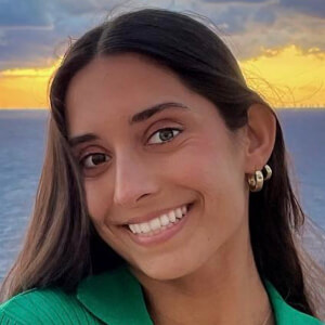 Hope Baxter Headshot 8 of 9