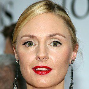 Hope Davis - Bio, Family, Trivia | Famous Birthdays