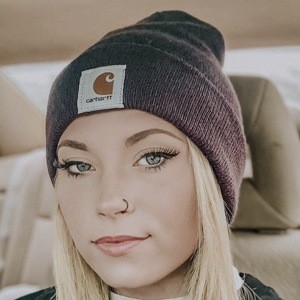 Hopealiviia Headshot 8 of 10