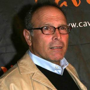 Howard Deutch - Bio, Family, Trivia | Famous Birthdays