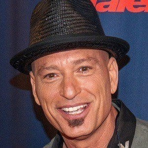 Howie Mandel - Bio, Family, Trivia | Famous Birthdays