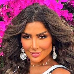 Huda Hamdan Headshot 2 of 7