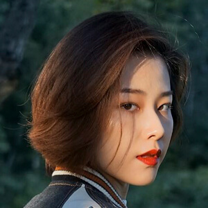 Huiwei Zhou Headshot 2 of 6