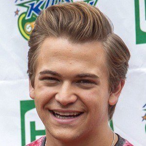 Hunter Hayes Headshot 4 of 6