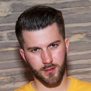 Hunter Lewis Headshot 6 of 10