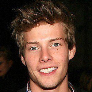 Hunter Parrish Headshot 4 of 8