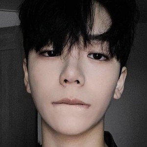 Hwang yun Gyeong - Age, Family, Bio | Famous Birthdays