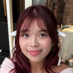 Hweeyuu asmr Headshot 6 of 6