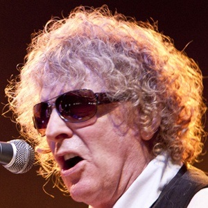 Ian Hunter - Age, Family, Bio | Famous Birthdays