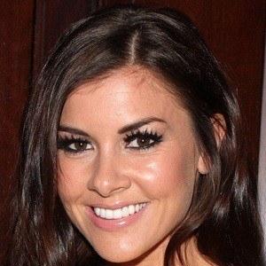 Imogen Thomas Headshot 4 of 10