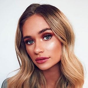 Indi Thew Headshot 3 of 6