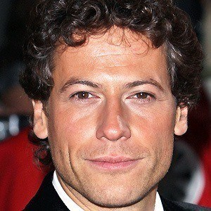 Ioan Gruffudd Headshot 8 of 10