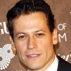 Ioan Gruffudd Headshot 9 of 10