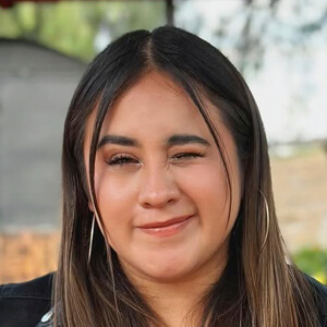 Irais Hernández Headshot 3 of 6