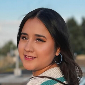 Irais Hernández Headshot 5 of 6