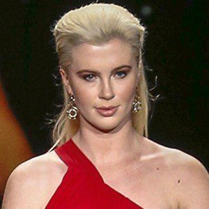 Ireland Baldwin at age 18