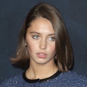 Iris Law at age 18