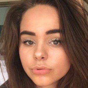 Iris Kalani - Age, Family, Bio | Famous Birthdays