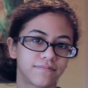 Isa Rojas Headshot 2 of 8
