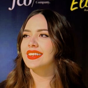 Isa Vazquez Headshot 6 of 6