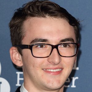 Isaac Hempstead-Wright Headshot 8 of 10