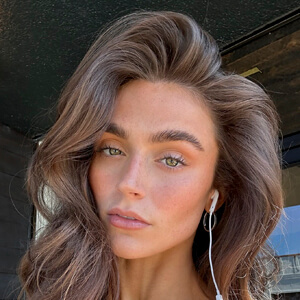 Isabela Rose Becker Headshot 11 of 13