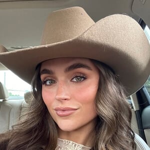 Isabela Rose Becker Headshot 7 of 13