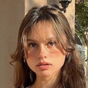 Isabela Sarabia Headshot 2 of 10
